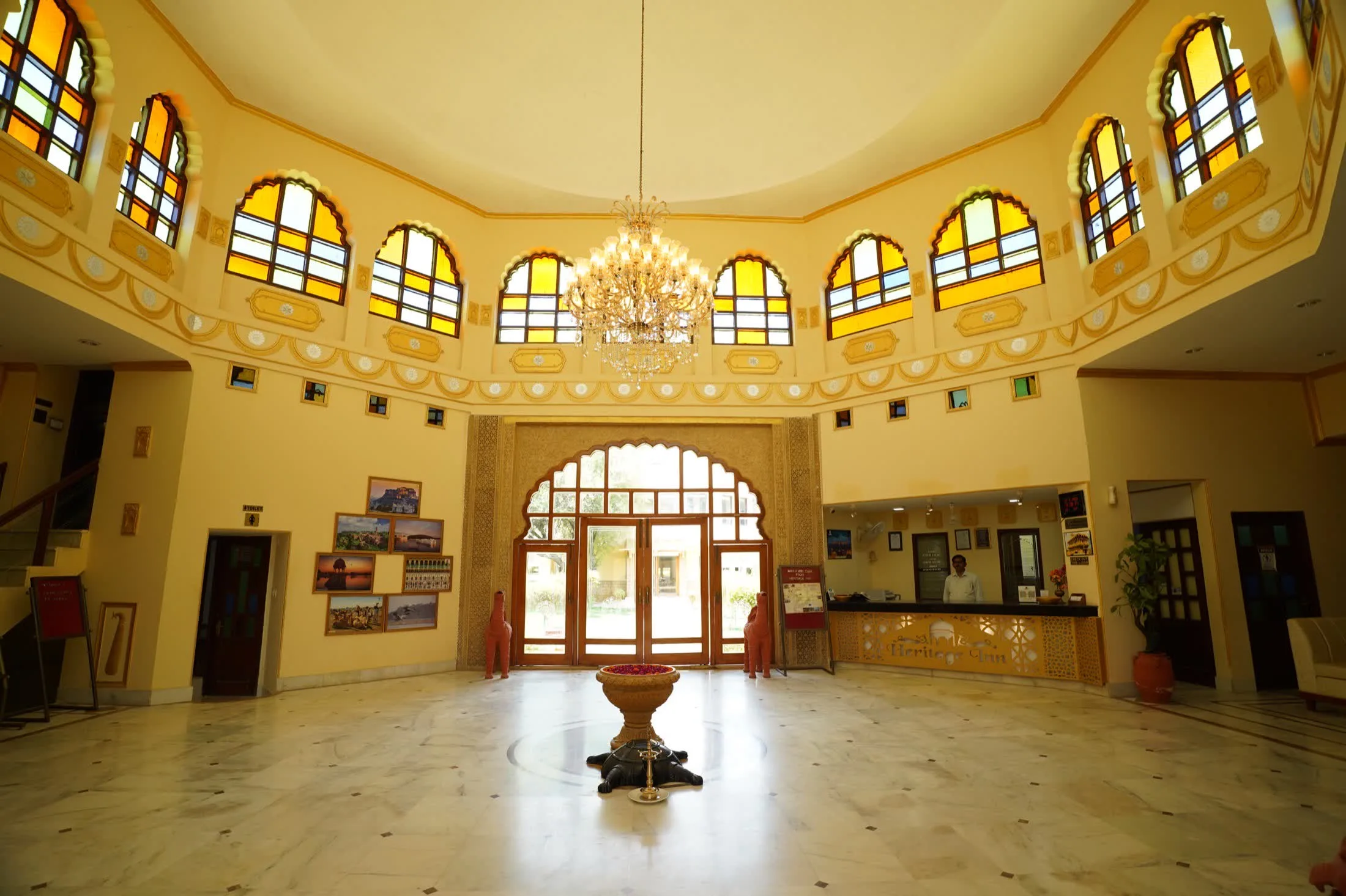Heritage Inn lobby